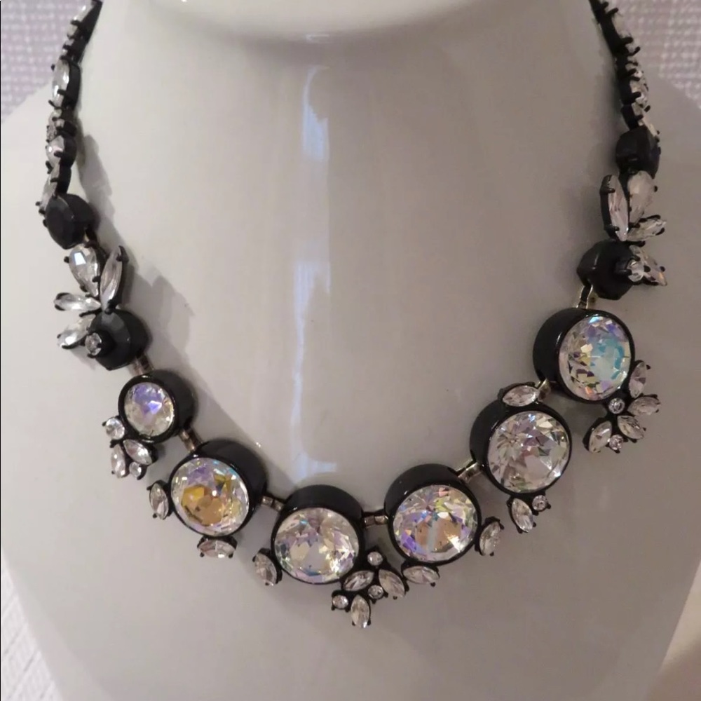 ISO this J Crew Necklace !! Willing to pay for 💰